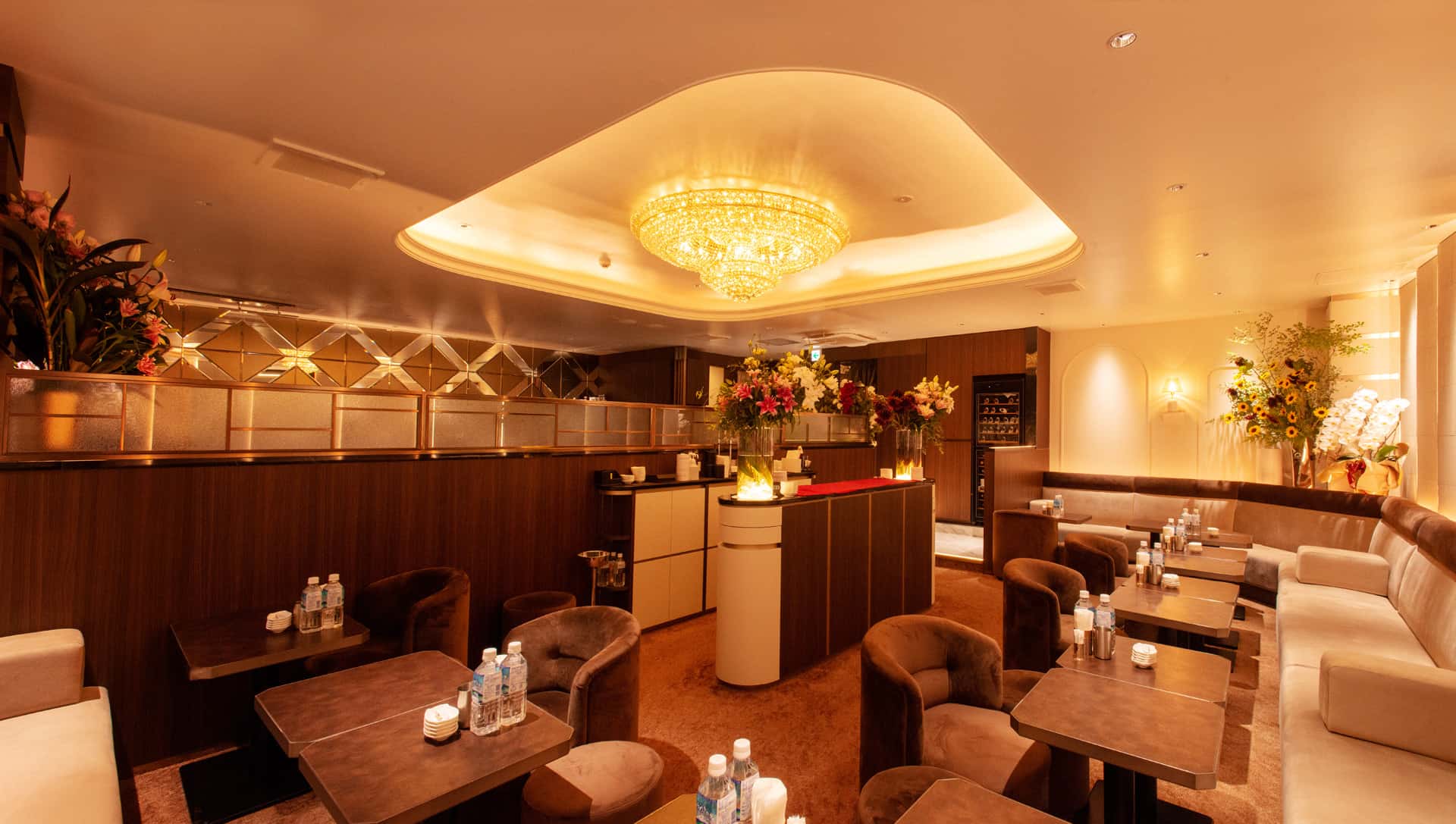 会員制高級クラブ『アール』｜SIRENE GROUP｜銀座高級クラブ